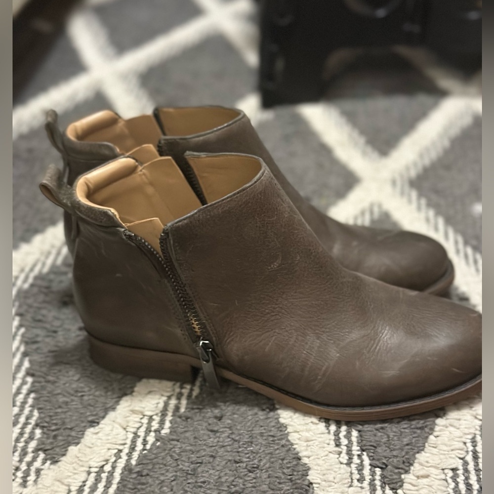 Franco Sarto Keegan Ankle Boots Distressed leather Size 6.5